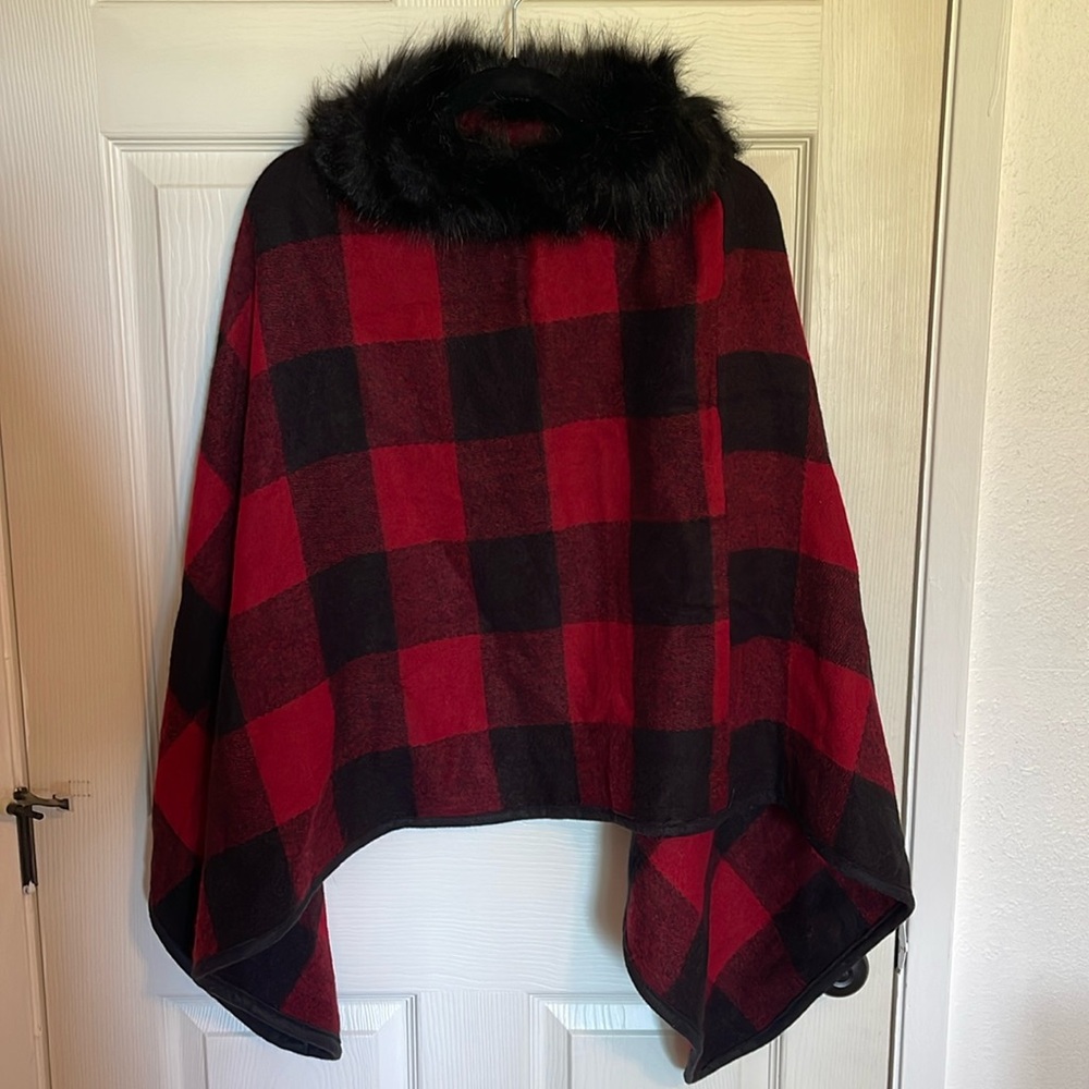 NWT. B. Boutique. One size. Acrylic and polyester